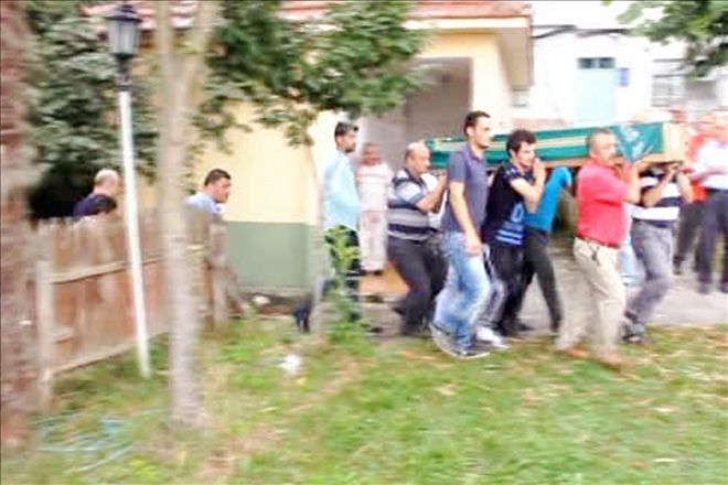 Yaşlı Kadın Evinde Bıçakla Öldürüldü