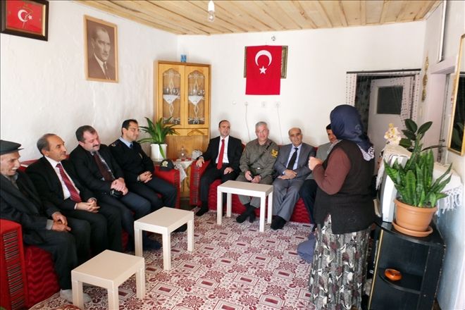 Seçim güvenliği için köyleri geziyor