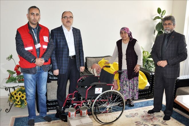Kızılay bir aileyi daha sevindirdi
