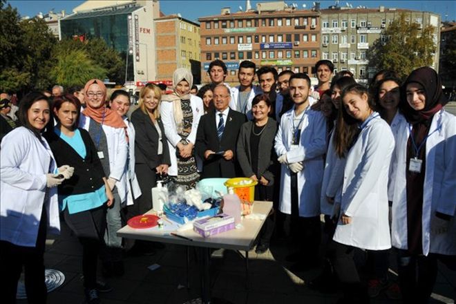 Ben çayıma şeker atmıyorum