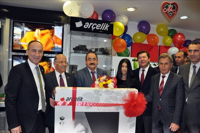 Arçelik´ten yılın öğretmenine ödül