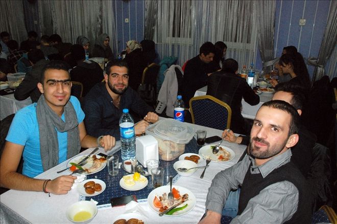 Yabancı öğrenciler yemekte buluştu