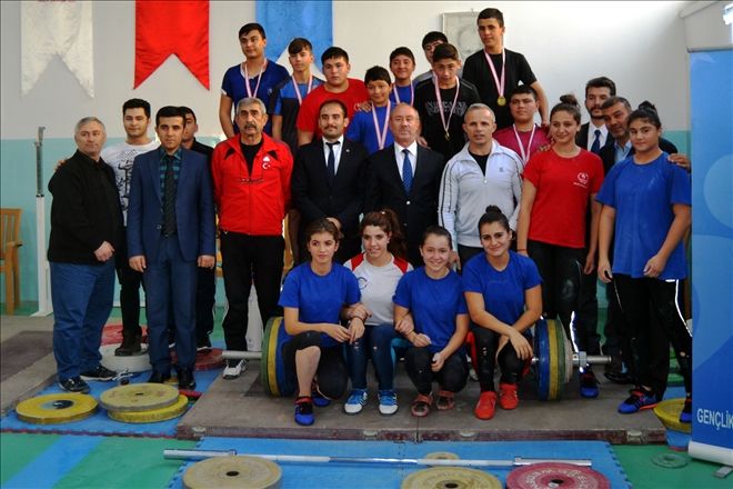 Okul Sporları Halter Müsabakası Sona Erdi