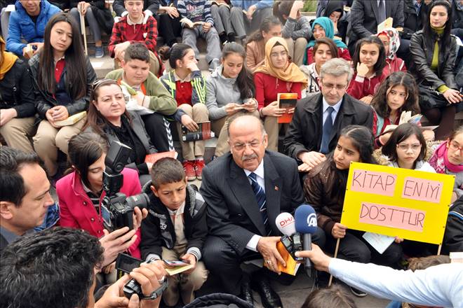 Kitap, aydınlığa açılan penceredir