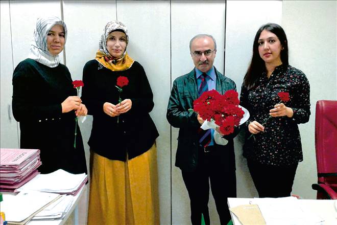 Ufuk Büro Sen anneleri unutmadı