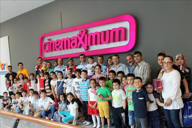 İlk kez sinemaya gittiler