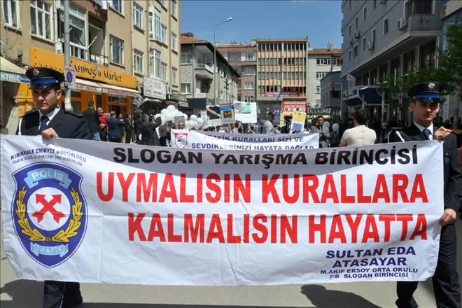 Uymalısın kurallara, kalmalısın hayatta