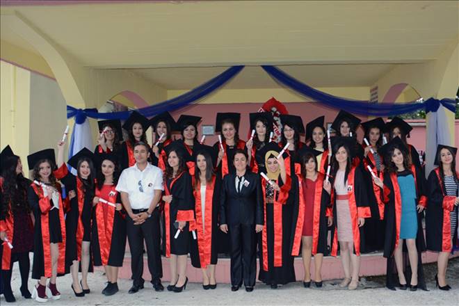 Yenimahalle Mesleki ve Teknik Anadolu Lisesi?nde mezuniyet coşkusu