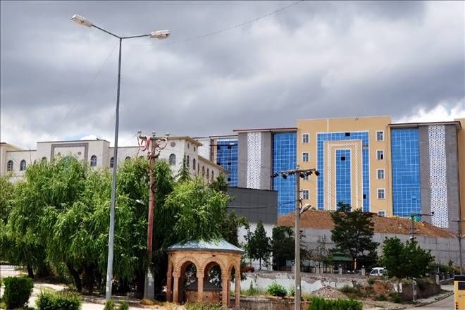 Valilik konağı bitme aşamasında