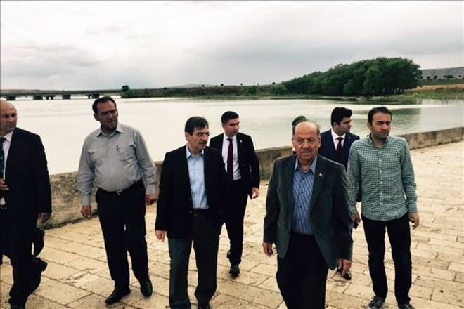 Bakan Güllüce Köprüköy´ü gezdi