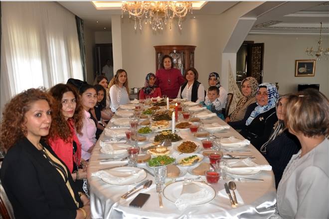 Şehit aileleri vali konağında