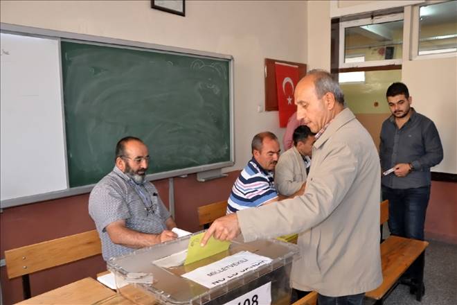 Seçimi olaysız geçirdik