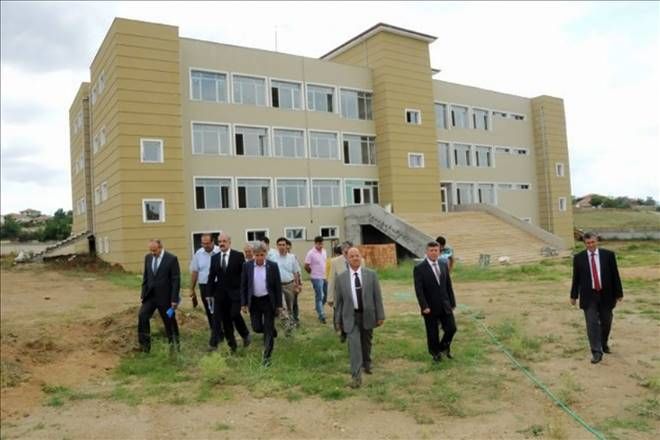 Bitiremezlerse ellerinden alırız