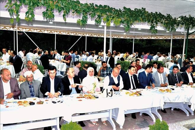 Ülkücüler geleneksel iftarda buluştu