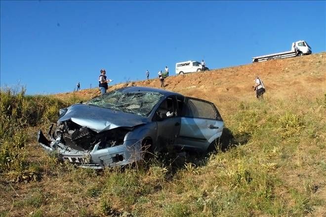 Yeni evli çift kaza kurbanı
