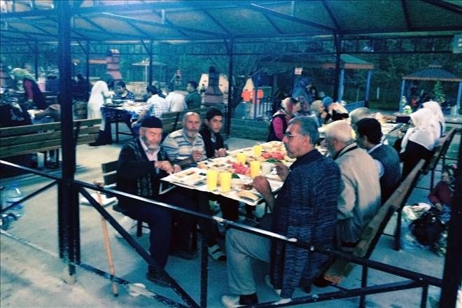 Güventürk Ailesi iftar sofrasını paylaştı
