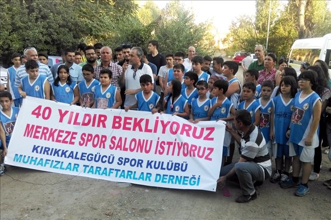 40 yıldır bekliyoruz, merkeze salon istiyoruz