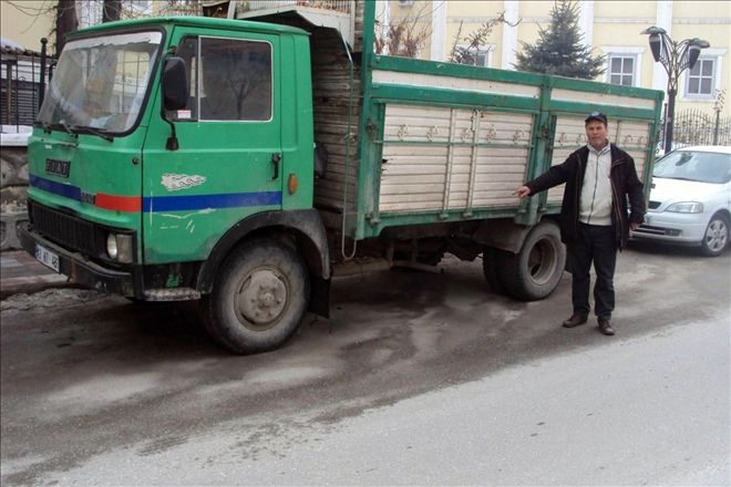 Kamyonun aküsünü çaldılar