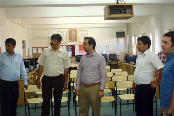 Kaymakam okulları inceledi