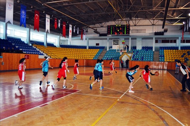 Gençlik ve Spor basket yaptı