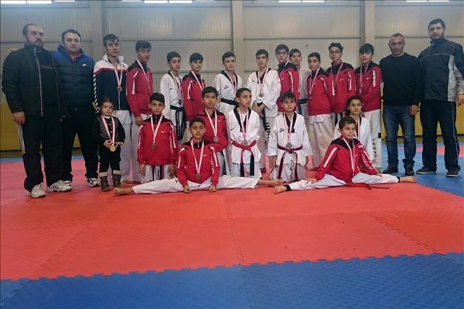 Minik Taekwonducularımız Niğde´de tarih yazdılar