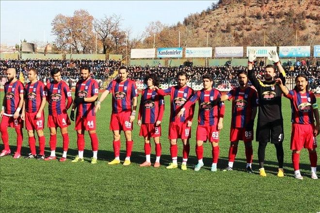 Futbolcularla yollarını ayırdılar