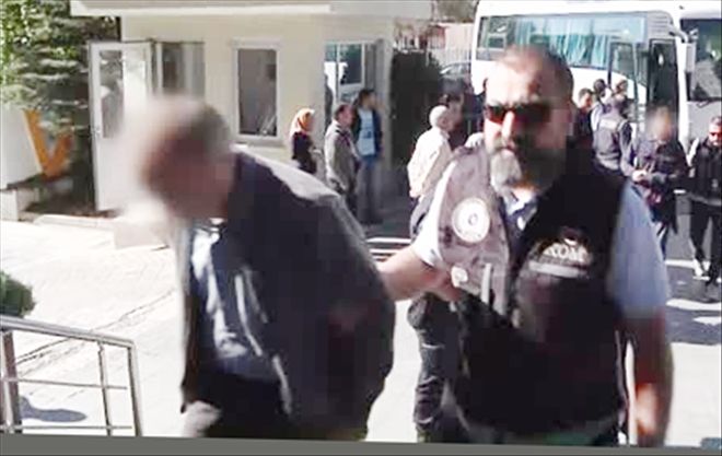 14 öğretmen gözaltında
