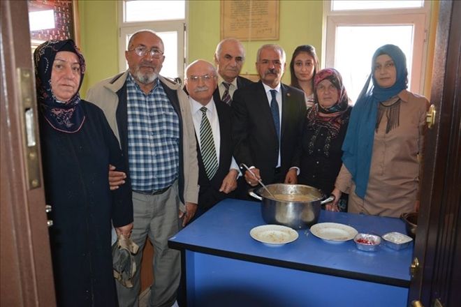 Şehit yakınlarından aşure