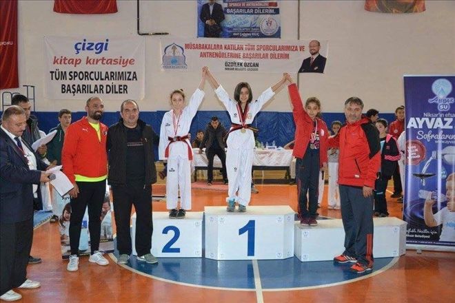 ?15 Temmuz´ için tekme savurdular