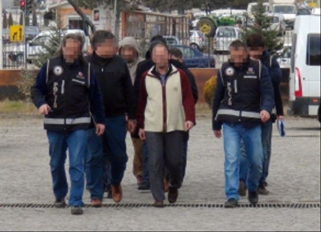 FETÖ´cü 14 kişi tutuklandı