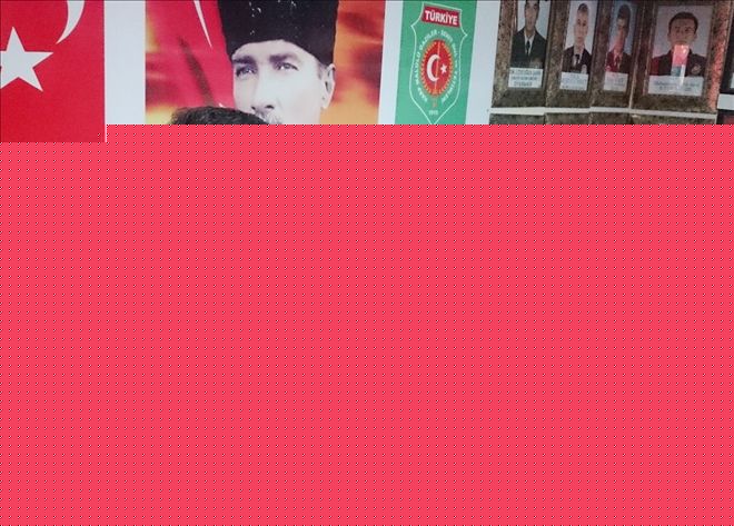 CHP, her zaman şehit yakınlarının yanında