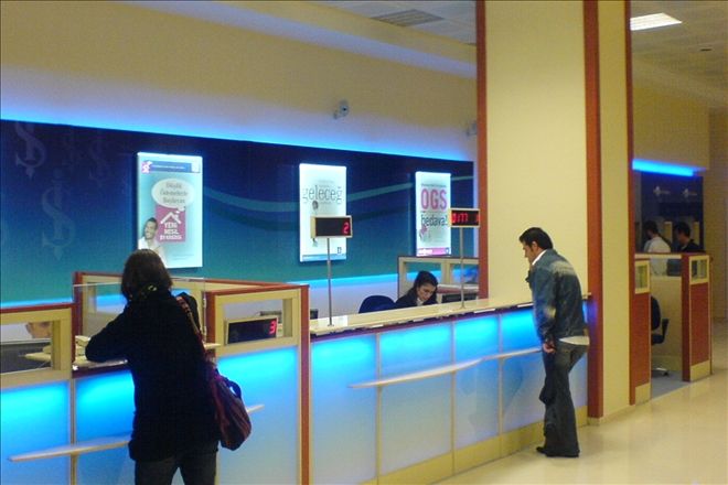 İş Bankasında işlemler çipli kimlikle yapılıyor