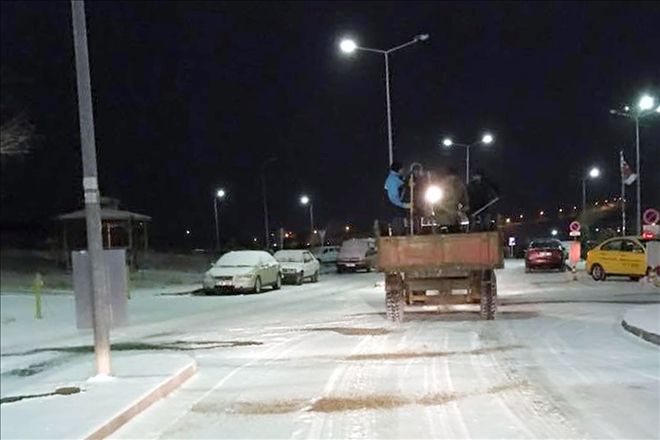 Kar düştü, tuzlama başladı