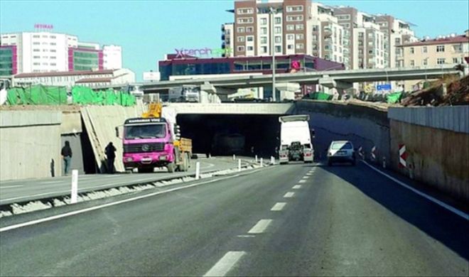 Köprülü kavşakta çalışmalar hızlandı