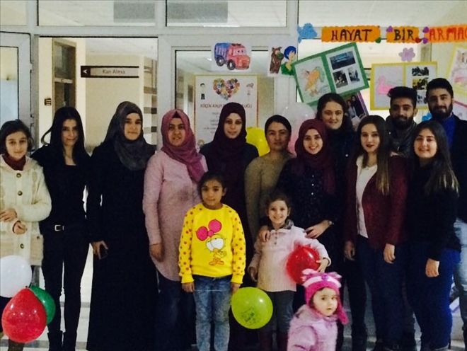 KÜ öğrencilerinden çocuk polikliniğinde moral etkinliği