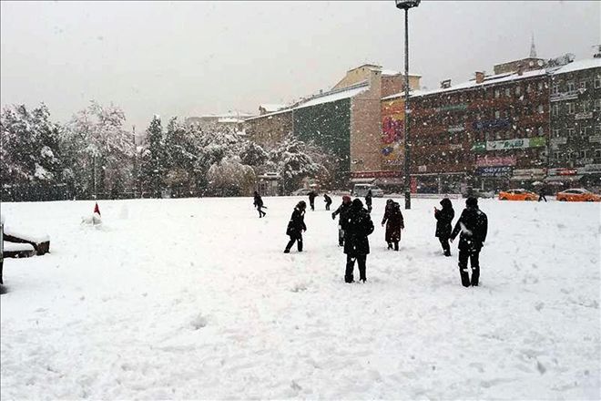 Günlerdir beklenen kar, bereketiyle geldi