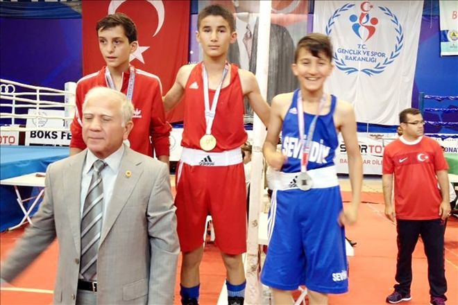 Boksörlerimiz Samsun´da Türkiye şampiyonasını garantilediler