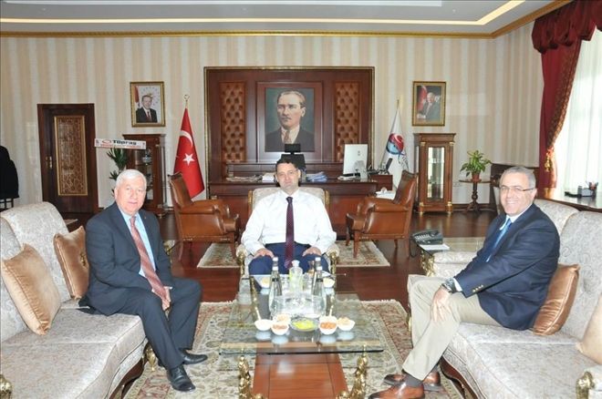 TÜPRAŞ Rafineri Müdürü Kamaloğlu Vali Haktankaçmaz´ı ziyaret etti