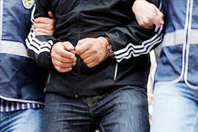 Soymak için girdikleri evde kıskıvrak yakalandılar
