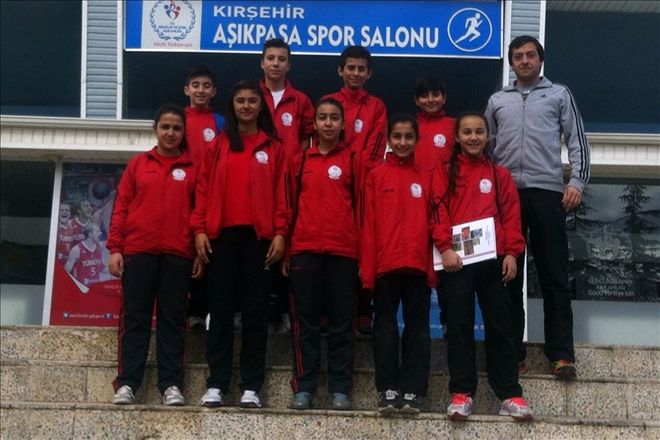 Badmintonda Kızlarımız Göğsümüzü Kabarttı