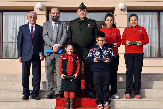 Öğrencilerden güvenlik güçlerine moral mektubu