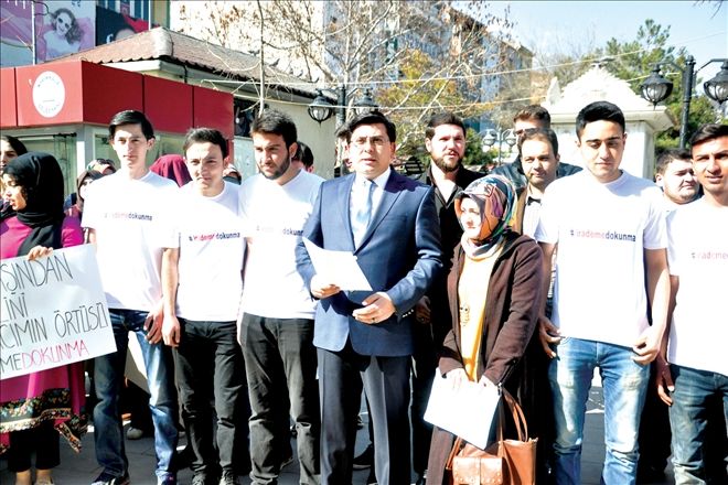 Ak Gençlik darbeci zihniyetin karşısında