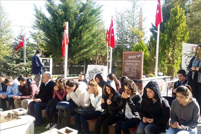 Bizler tarihi şan ve şereflerle dolu bir milletiz