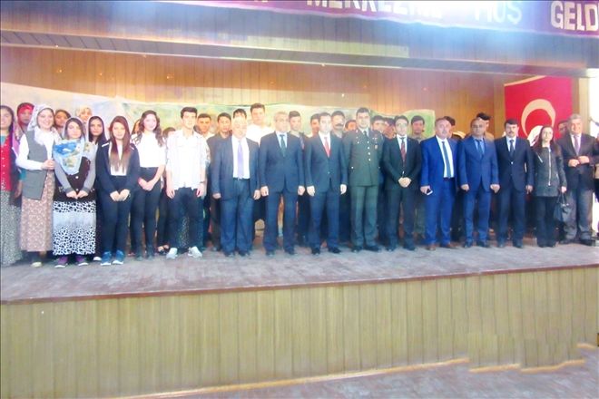 Her Sayfası Altın Harflerle Dolu