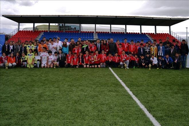 Geleceğin futbolcuları kıran kırana yarıştı