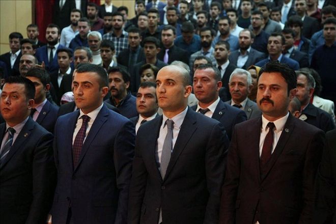 Ülkücü ahlaklı, kültürlü ve eğitimli olmalıdır