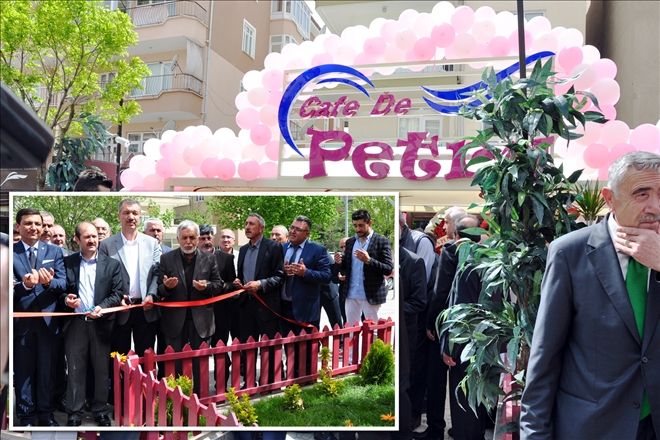 Cafe De Petra açıldı