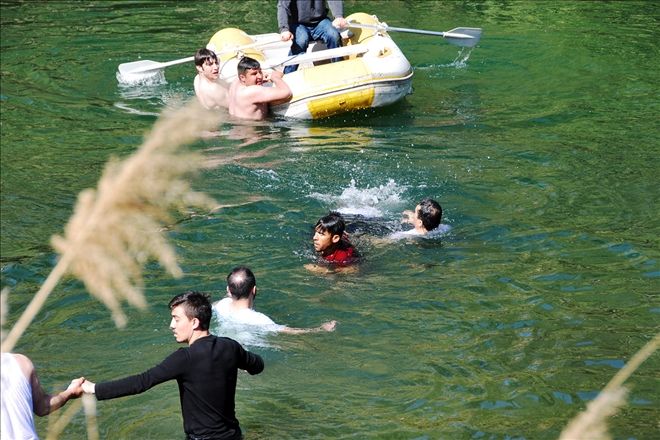 Savaştan kaçtı, ırmakta boğuldu