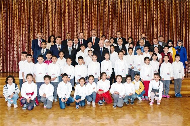 Uzelli, öğrencileri AKM´de buluşturdu