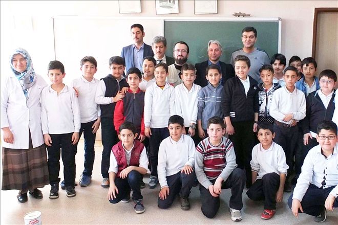 Harçlıklarını gözleri kapalı verdiler